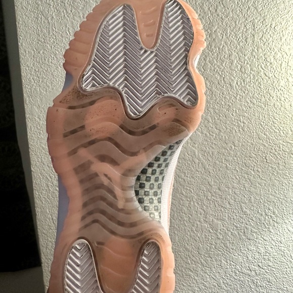 WMNS Air Jordan 11 Retro Low - Picture 5 of 7